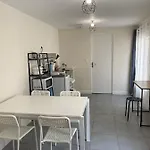 La Maison D'antonin 2 شقة نيم