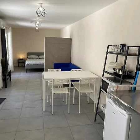 شقة La Maison D'antonin 2 *