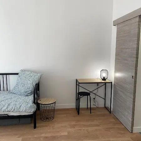 아파트 La Maison D'antonin 2