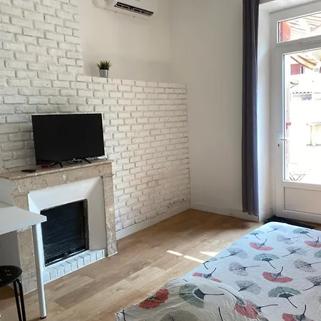 La Maison D'antonin 2 아파트 *