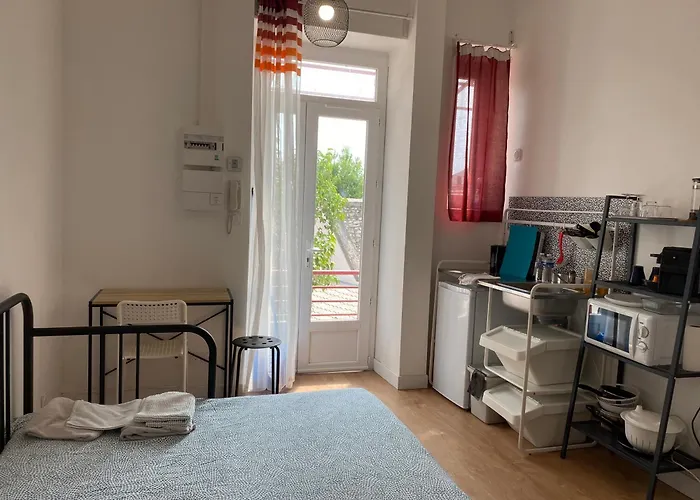 La Maison D'antonin 2 شقة نيم