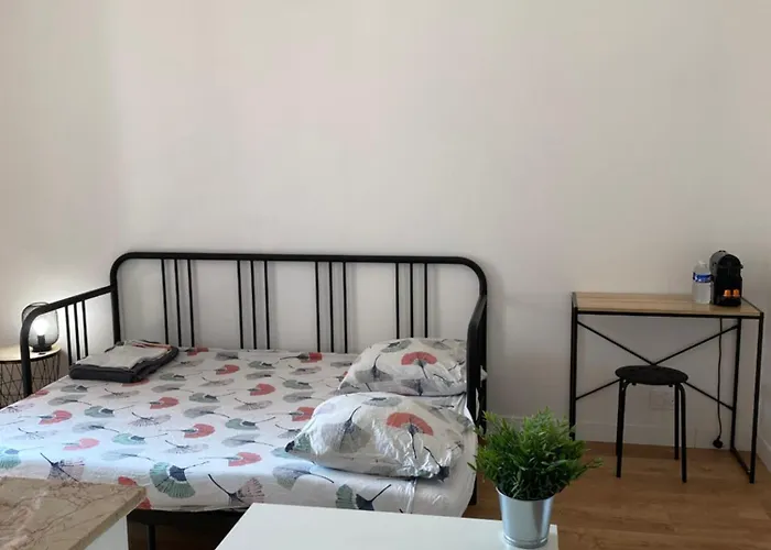 La Maison D'antonin 2 * ニーム