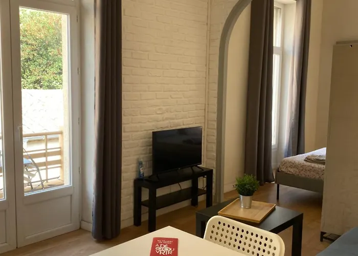 La Maison D'antonin 2 * ニーム