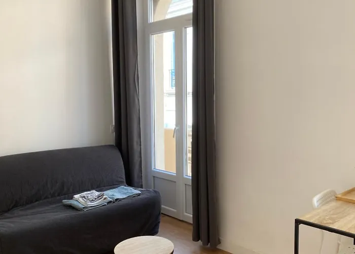 La Maison D'antonin 2 アパート